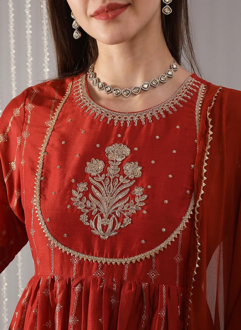 جلو باص طقم كورتا أناركالي نسائي مطرز باللون الصدئي مع بنطلون ودوباتا جوتا باتي - Image 5